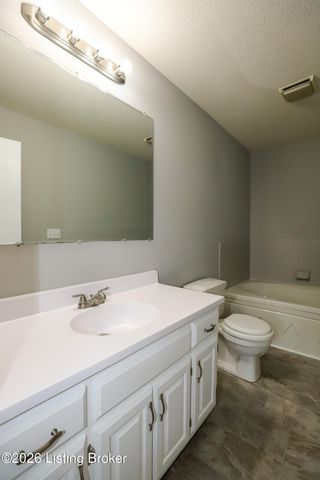 411 College View Dr, Elizabethtown, KY 42701