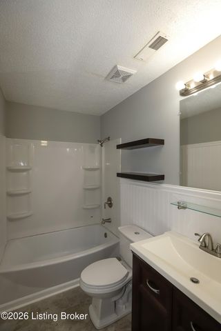 411 College View Dr, Elizabethtown, KY 42701