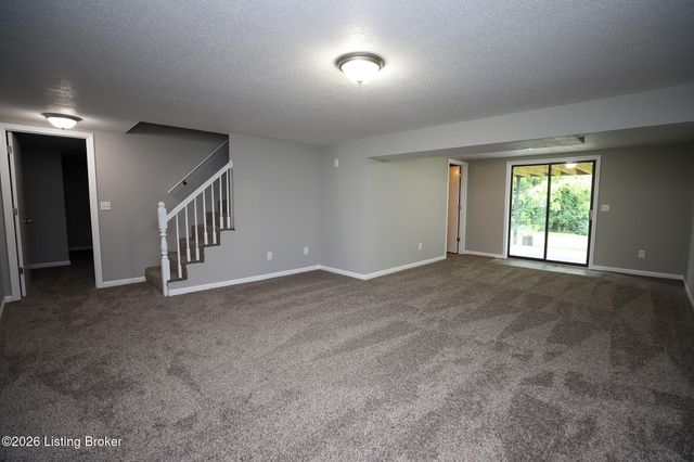 411 College View Dr, Elizabethtown, KY 42701
