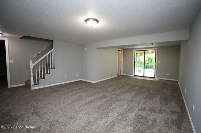 411 College View Dr, Elizabethtown, KY 42701