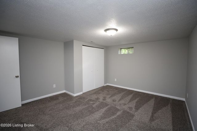 411 College View Dr, Elizabethtown, KY 42701