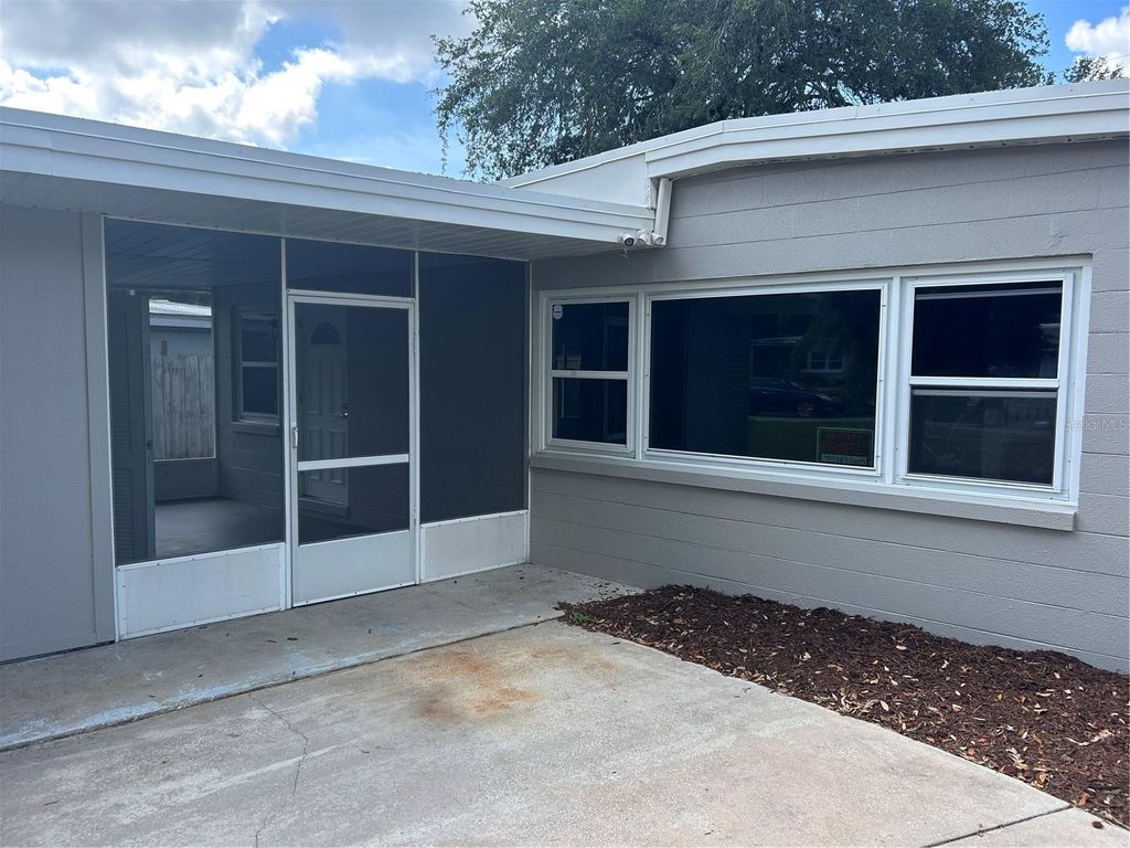 Image 2 of property listing at 4430 SOUTHMORE DRIVE, Orlando, FL 32812