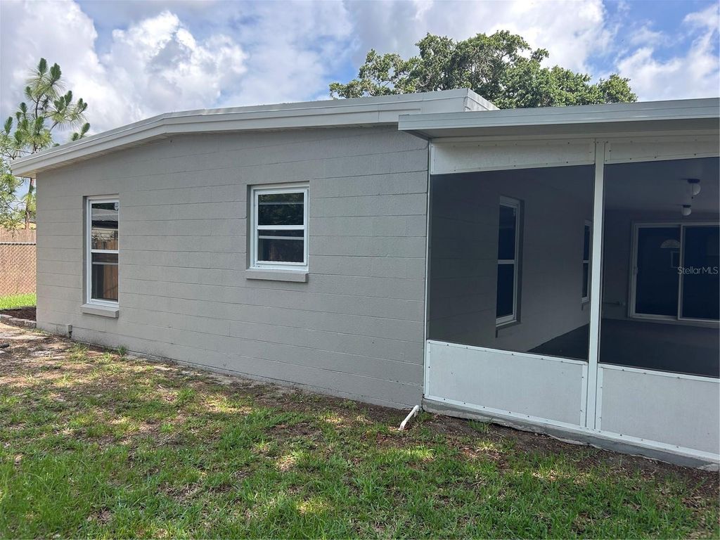 Image 14 of property listing at 4430 SOUTHMORE DRIVE, Orlando, FL 32812