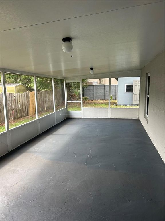 Image 3 of property listing at 4430 SOUTHMORE DRIVE, Orlando, FL 32812
