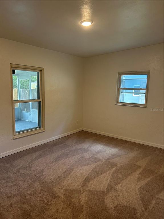 Image 5 of property listing at 4430 SOUTHMORE DRIVE, Orlando, FL 32812