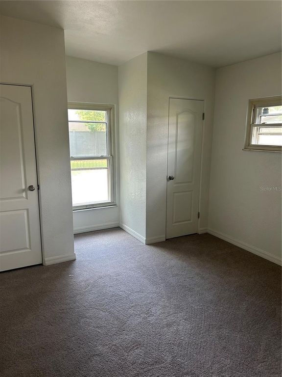 Image 7 of property listing at 4430 SOUTHMORE DRIVE, Orlando, FL 32812