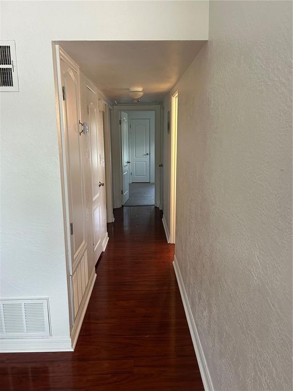 Image 8 of property listing at 4430 SOUTHMORE DRIVE, Orlando, FL 32812