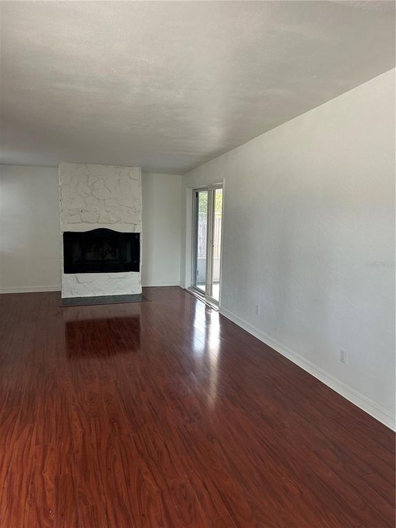 Image 10 of property listing at 4430 SOUTHMORE DRIVE, Orlando, FL 32812