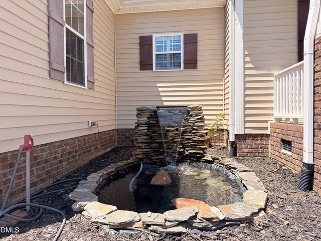 94 Hill Row Lane, Clayton, NC 27527