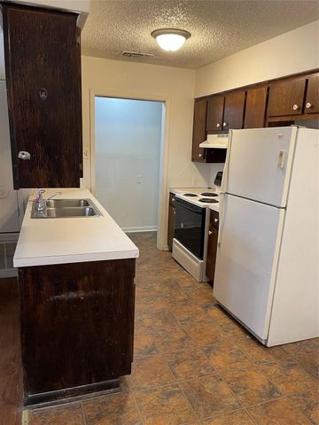 120 W Heron Street, Denison, TX 75021