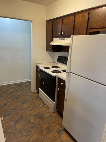 120 W Heron Street, Denison, TX 75021