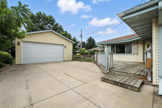 9017 Carol Ann DRIVE, Sturtevant, WI 53177