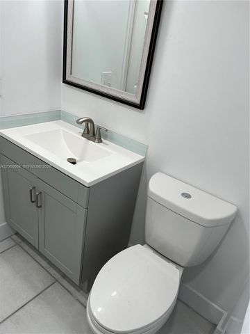 9105 SW 19th Place A, Davie, FL 33324