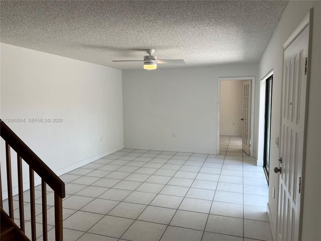 9105 SW 19th Place A, Davie, FL 33324