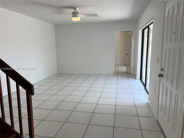 9105 SW 19th Place A, Davie, FL 33324