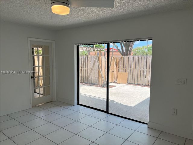 9105 SW 19th Place A, Davie, FL 33324
