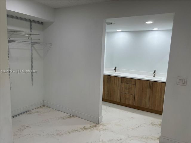 9105 SW 19th Place A, Davie, FL 33324