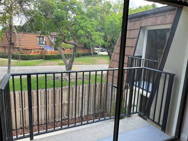 9105 SW 19th Place A, Davie, FL 33324