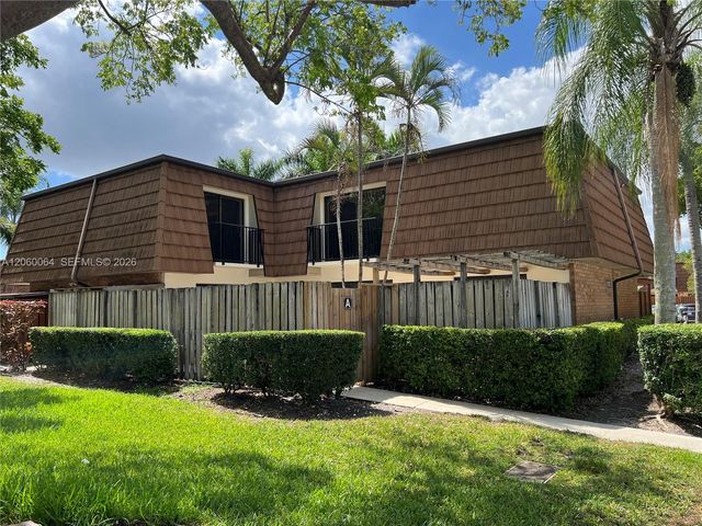 9105 SW 19th Place A, Davie, FL 33324