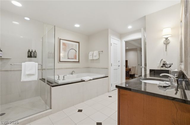 135 East Harmon Avenue 1201, Las Vegas, NV 89109