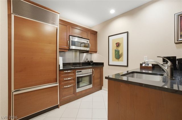 135 East Harmon Avenue 1201, Las Vegas, NV 89109