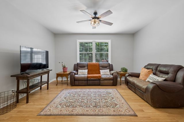 8565 Cub Creek Rd, Nashville, TN 37209