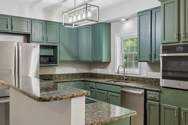 8565 Cub Creek Rd, Nashville, TN 37209