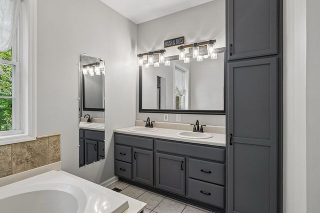 8565 Cub Creek Rd, Nashville, TN 37209