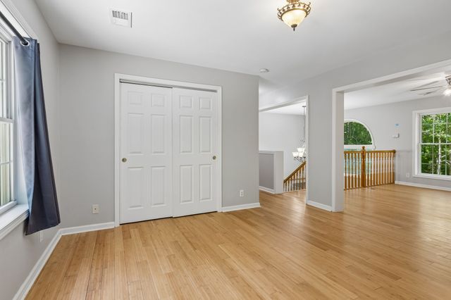 8565 Cub Creek Rd, Nashville, TN 37209