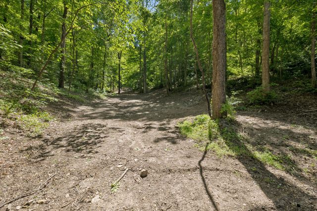 8565 Cub Creek Rd, Nashville, TN 37209