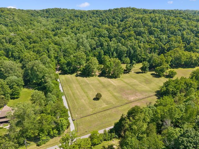 8565 Cub Creek Rd, Nashville, TN 37209