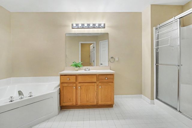 2737 Barclay Way, Ann Arbor, MI 48105