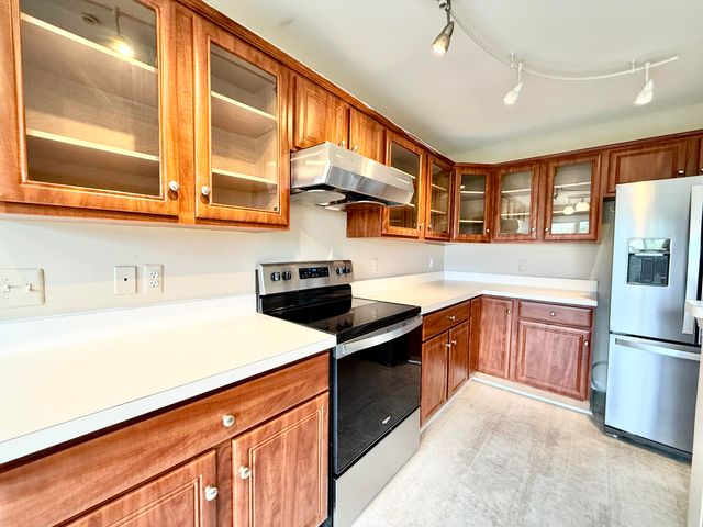 2737 Barclay Way, Ann Arbor, MI 48105