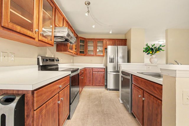 2737 Barclay Way, Ann Arbor, MI 48105