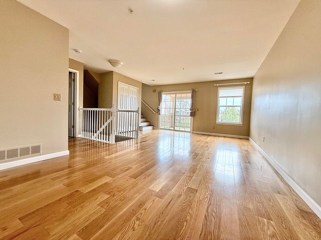 2737 Barclay Way, Ann Arbor, MI 48105