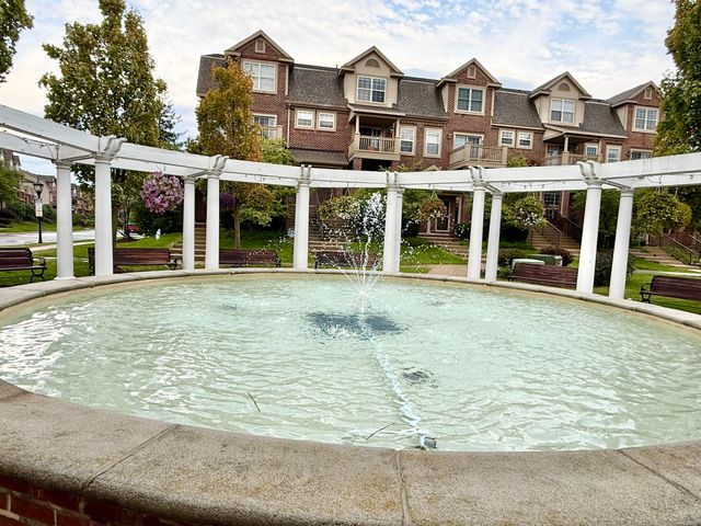 2737 Barclay Way, Ann Arbor, MI 48105