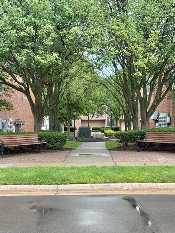 2737 Barclay Way, Ann Arbor, MI 48105