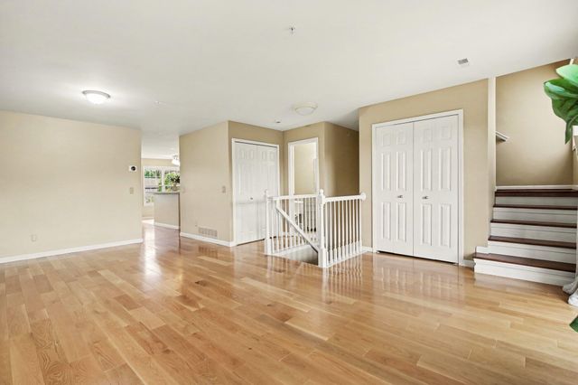 2737 Barclay Way, Ann Arbor, MI 48105