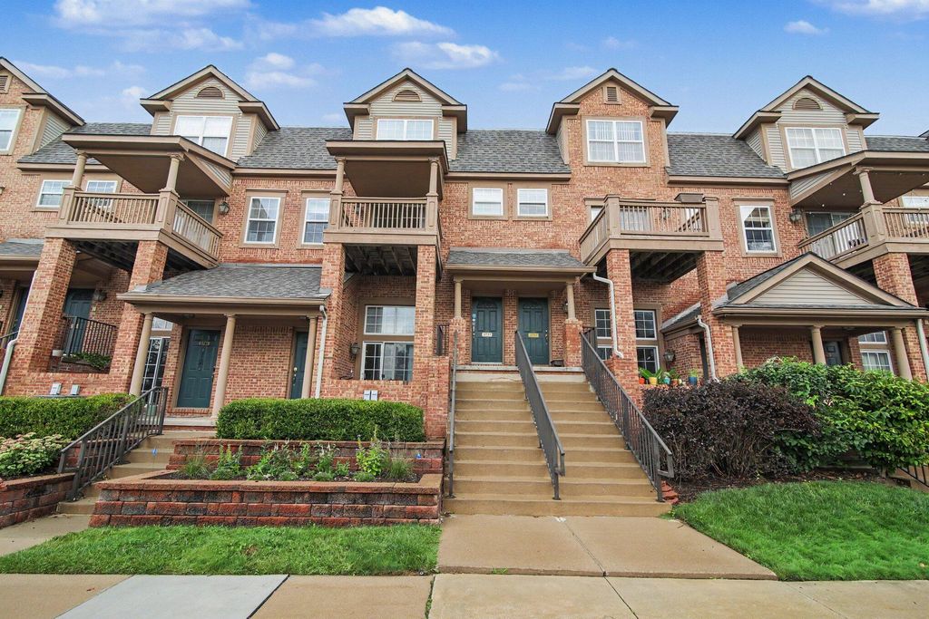 2737 Barclay Way, Ann Arbor, MI 48105