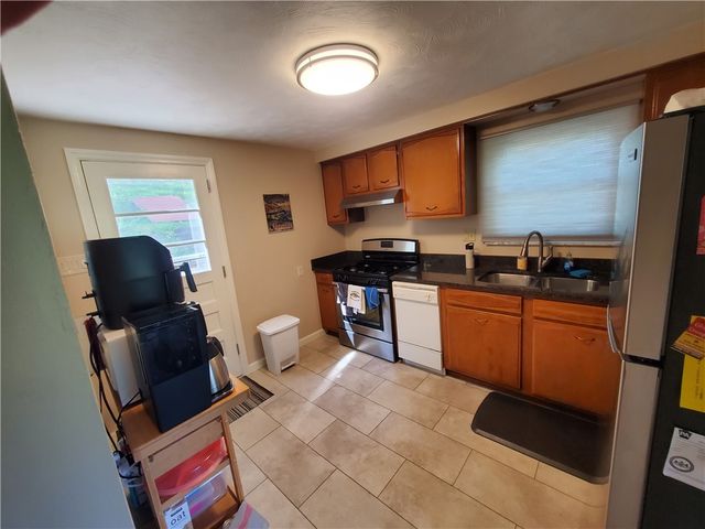 1338 S Side Ave, Spring Hill, PA 15212