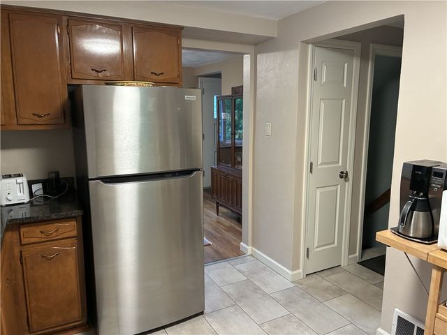 1338 S Side Ave, Spring Hill, PA 15212