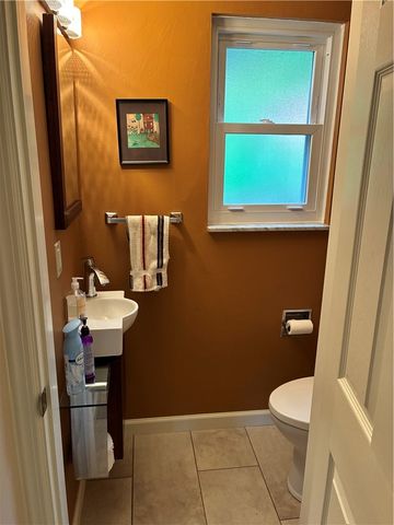 1338 S Side Ave, Spring Hill, PA 15212