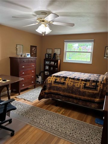 1338 S Side Ave, Spring Hill, PA 15212