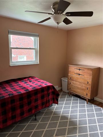 1338 S Side Ave, Spring Hill, PA 15212
