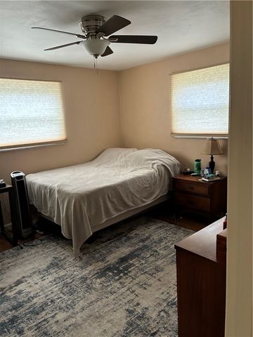 1338 S Side Ave, Spring Hill, PA 15212