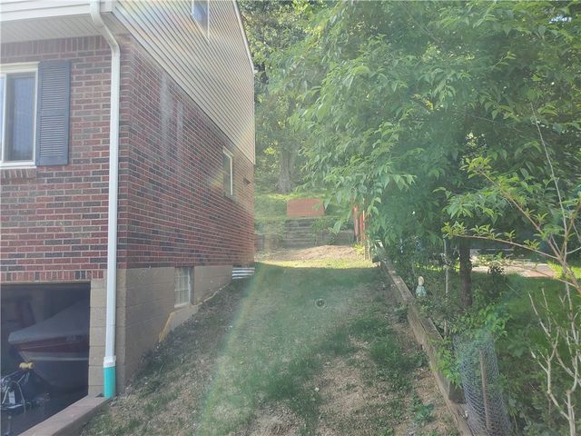 1338 S Side Ave, Spring Hill, PA 15212