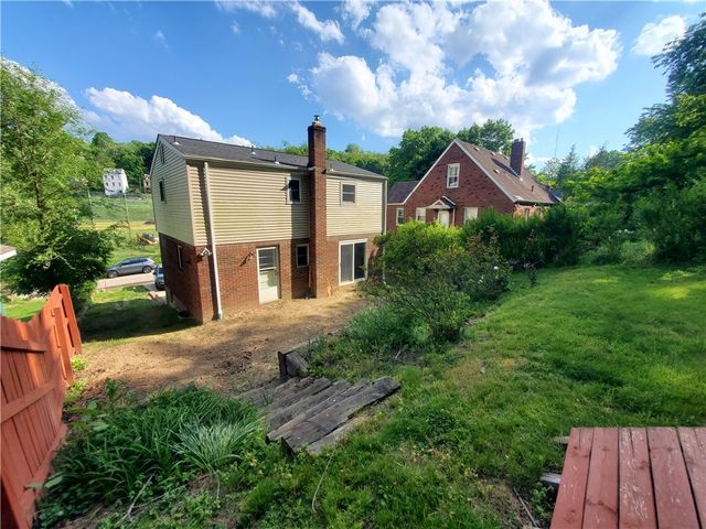 1338 S Side Ave, Spring Hill, PA 15212