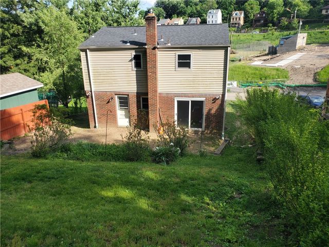 1338 S Side Ave, Spring Hill, PA 15212