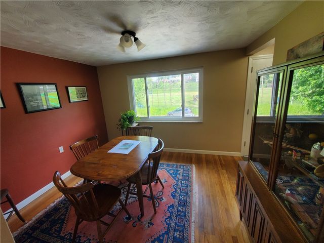 1338 S Side Ave, Spring Hill, PA 15212