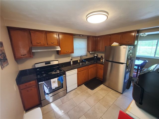 1338 S Side Ave, Spring Hill, PA 15212